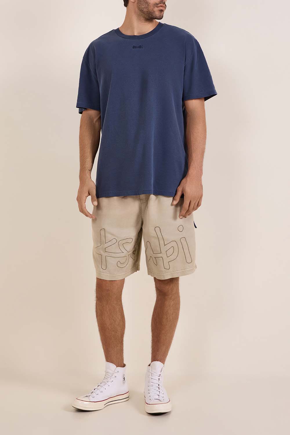 מכנסיים קצרים משוחררים